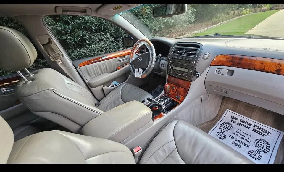 2001 Lexus LS 3rd Gen - Image 5 of 9