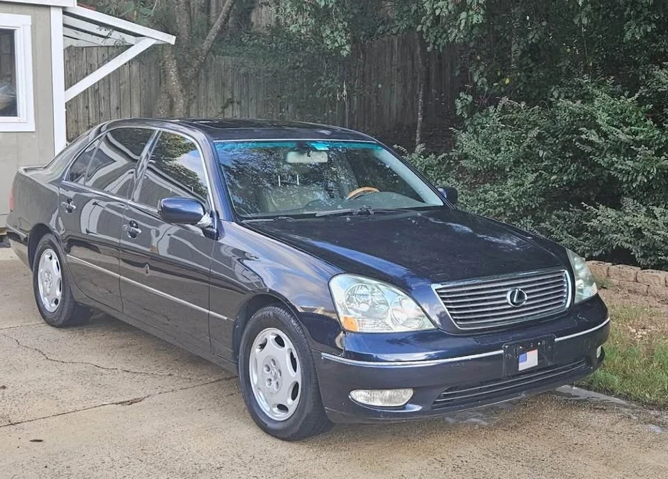 2001 Lexus LS 3rd Gen - Image 9 of 9