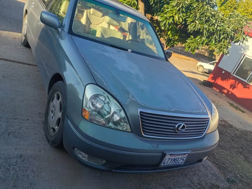 2001 Lexus LS 3rd Gen - Image 4 of 10