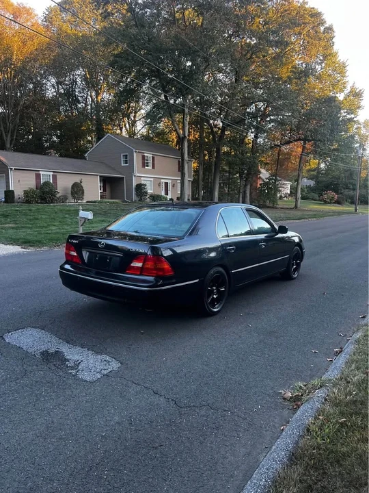 2001 Lexus LS 2nd Gen - Image 6 of 12