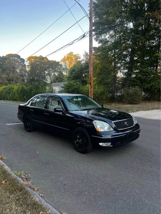 2001 Lexus LS 2nd Gen - Image 8 of 12