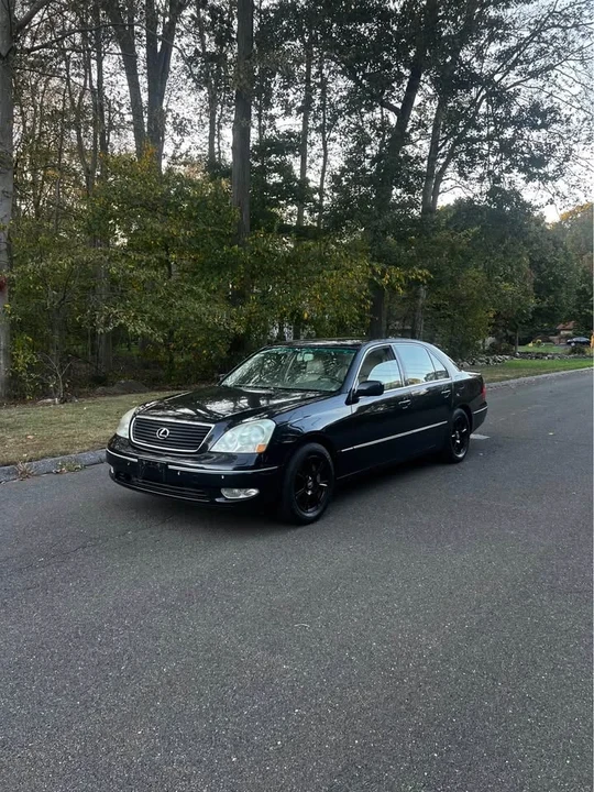 2001 Lexus LS 2nd Gen - Image 2 of 12