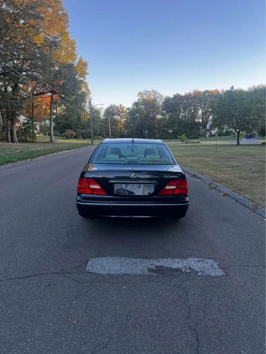 2001 Lexus LS 2nd Gen - Image 5 of 12