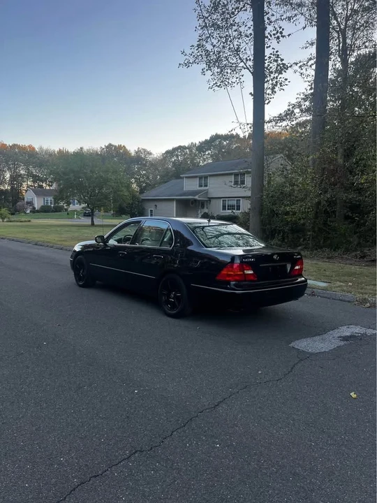 2001 Lexus LS 2nd Gen - Image 4 of 12