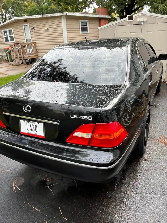 2001 Lexus LS 3rd Gen - Image 4 of 12