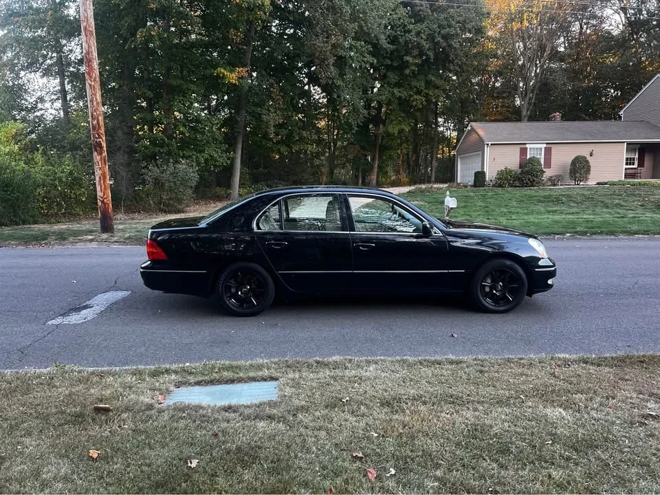 2001 Lexus LS 2nd Gen - Image 7 of 12
