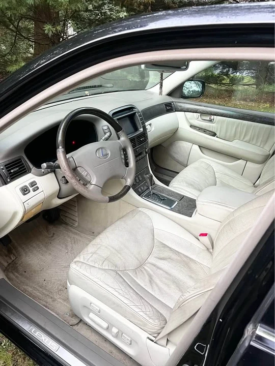 2001 Lexus LS 2nd Gen - Image 9 of 12