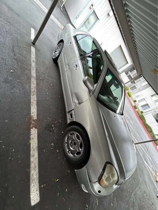 2001 Lexus LS 3rd Gen - Image 3 of 12