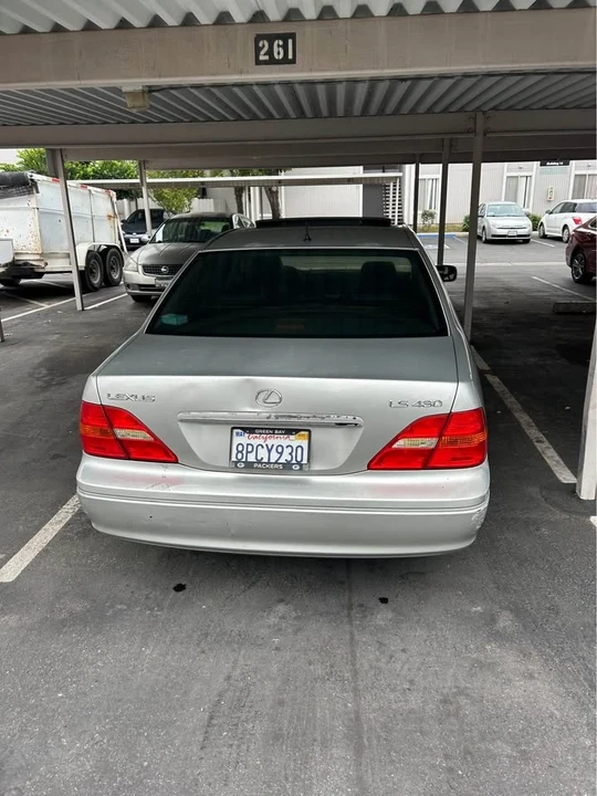 2001 Lexus LS 3rd Gen - Image 2 of 12