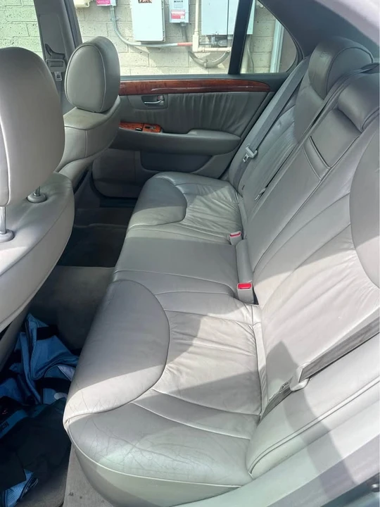 2001 Lexus LS 3rd Gen - Image 5 of 5