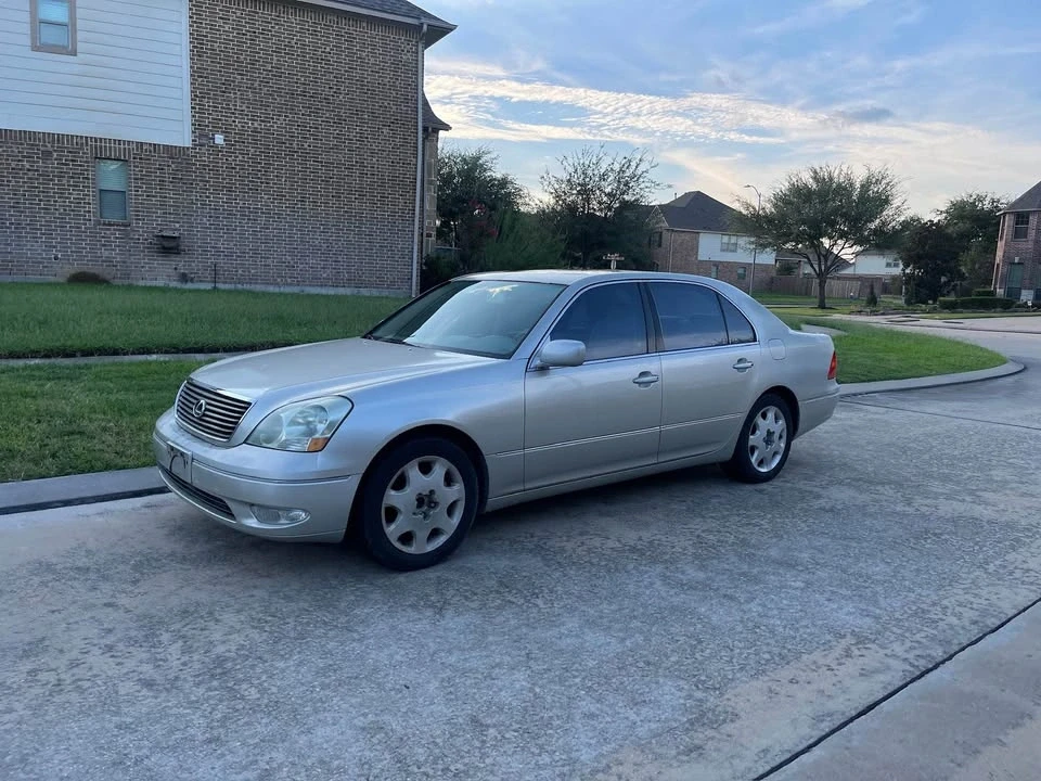 2001 Lexus LS 3rd Gen - Image 2 of 8