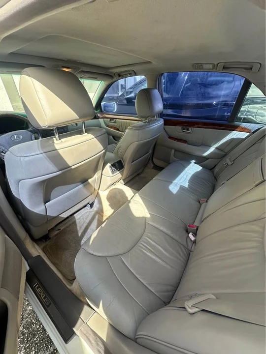 2001 Lexus LS 3rd Gen - Image 4 of 8