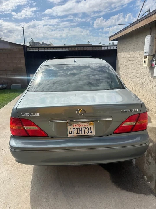2001 Lexus LS 3rd Gen - Image 3 of 5