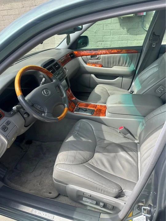 2001 Lexus LS 3rd Gen - Image 4 of 5