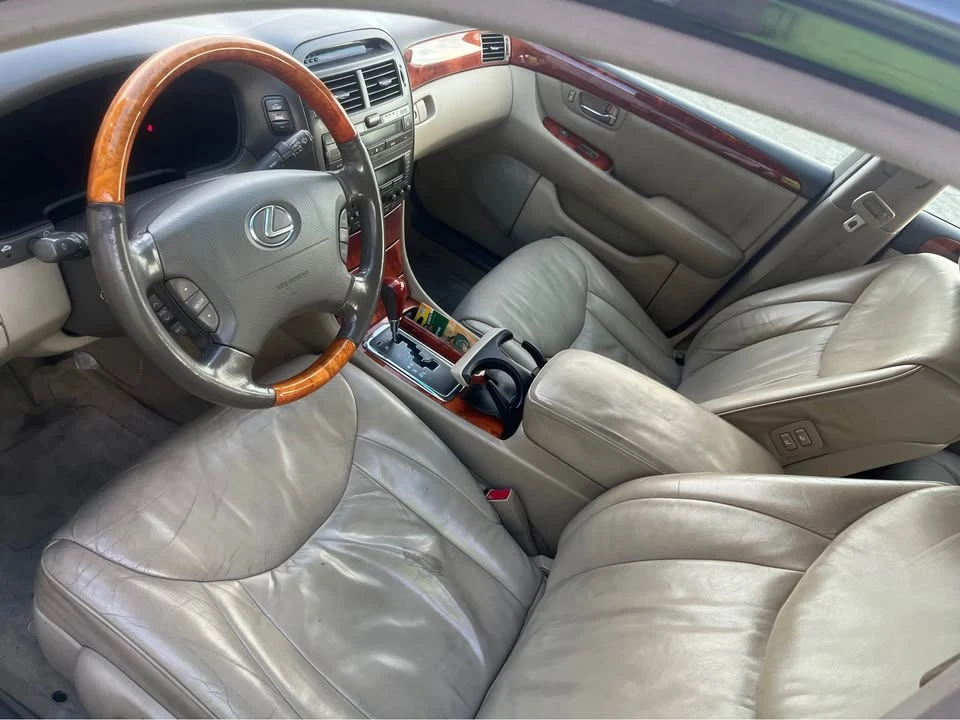 2001 Lexus LS 3rd Gen - Image 6 of 16