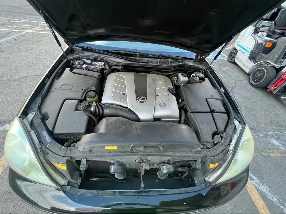 2001 Lexus LS 3rd Gen - Image 16 of 16