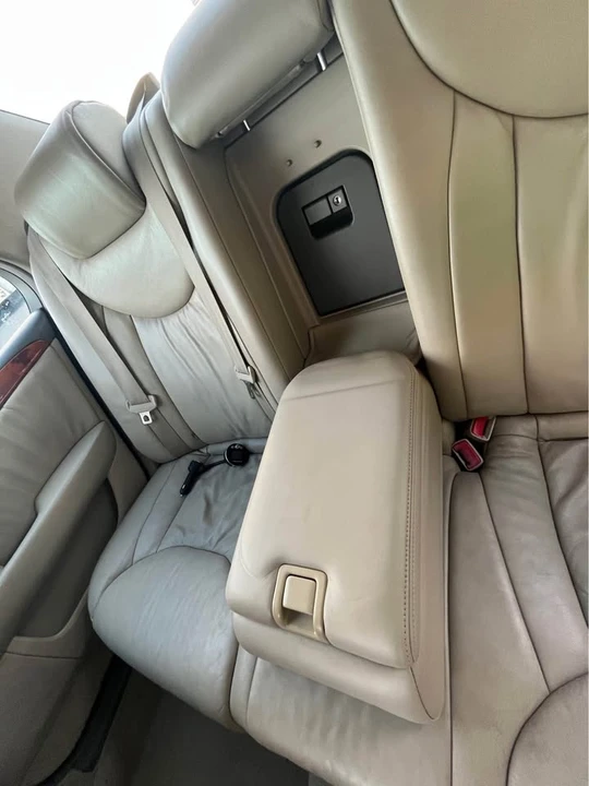 2001 Lexus LS 3rd Gen - Image 15 of 16