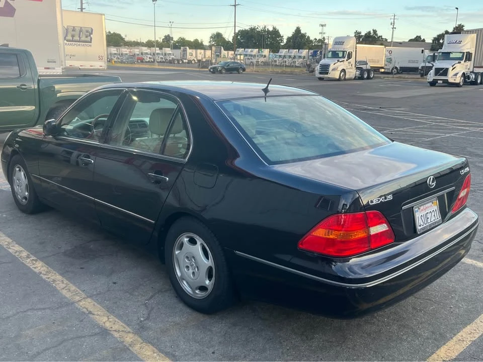 2001 Lexus LS 3rd Gen - Image 4 of 16