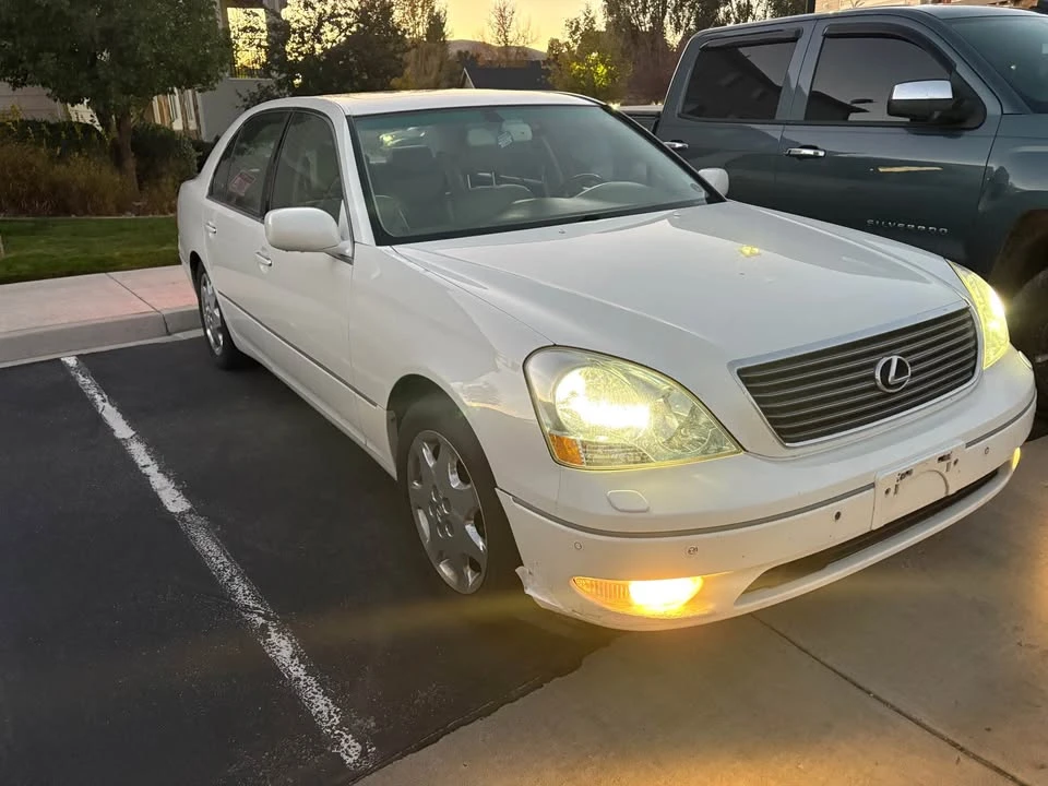 2001 Lexus LS 3rd Gen - Image 2 of 6