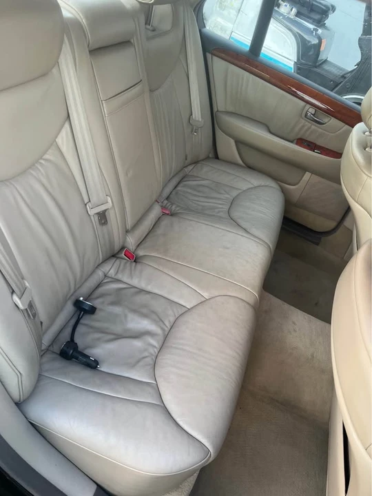 2001 Lexus LS 3rd Gen - Image 11 of 16