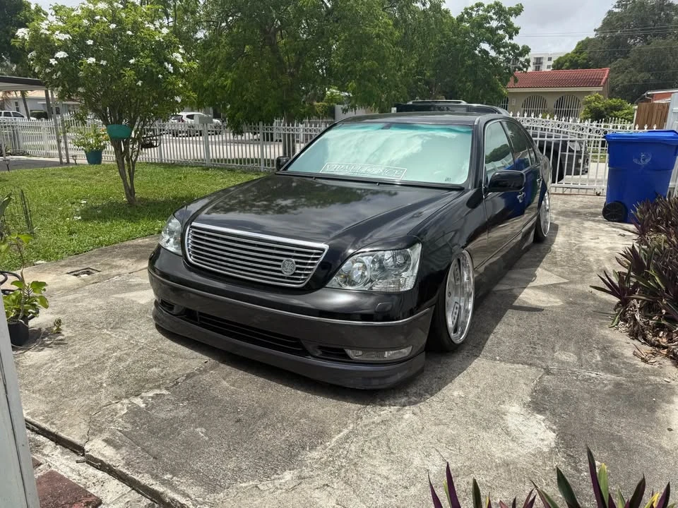 2001 Lexus LS 3rd Gen - Image 4 of 5