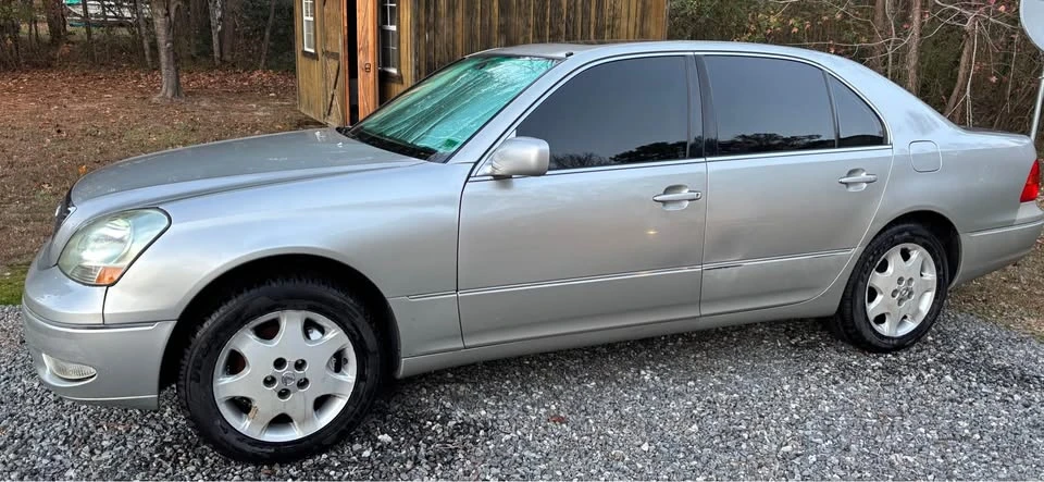 2001 Lexus LS 3rd Gen - Image 4 of 15
