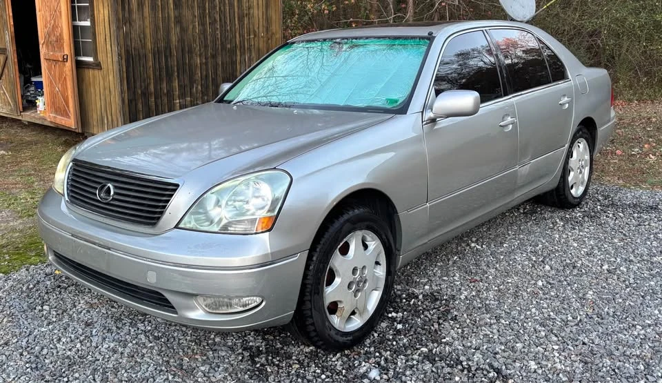 2001 Lexus LS 3rd Gen - Image 5 of 15