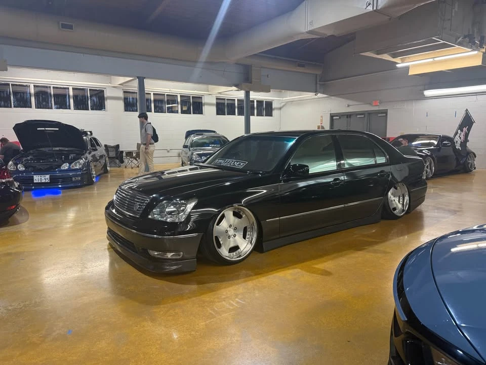 2001 Lexus LS 3rd Gen - Image 3 of 5