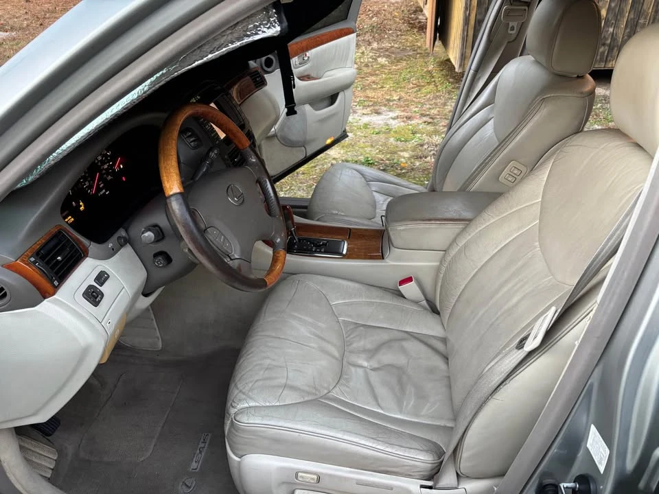 2001 Lexus LS 3rd Gen - Image 7 of 15