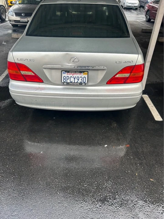 2001 Lexus LS 3rd Gen - Image 6 of 15