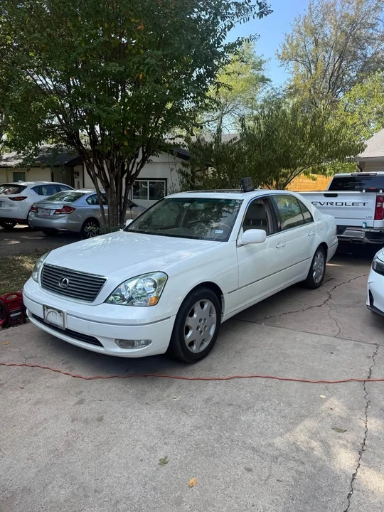 2001 Lexus LS 3rd Gen - Image 13 of 13
