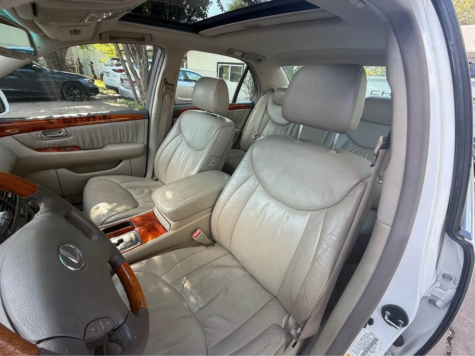 2001 Lexus LS 3rd Gen - Image 9 of 13