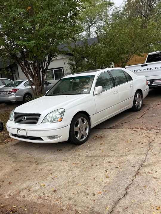 2001 Lexus LS 3rd Gen - Image 2 of 13