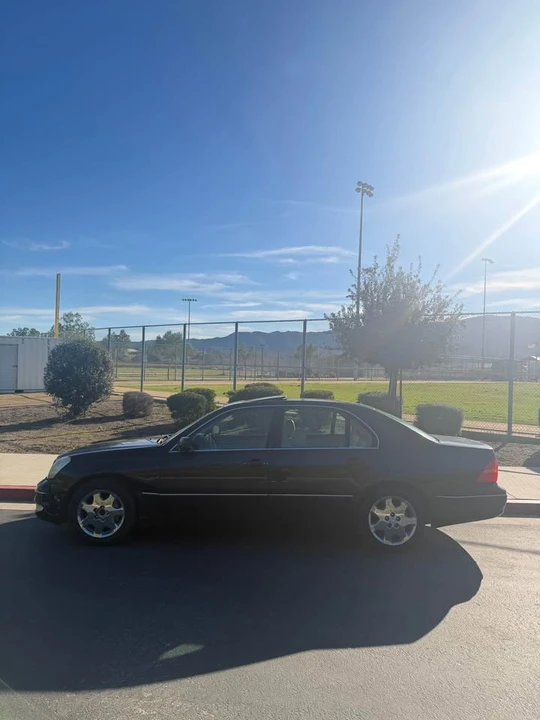 2001 Lexus LS 3rd Gen - Image 3 of 7