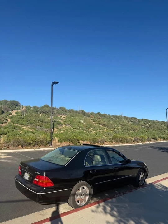 2001 Lexus LS 3rd Gen - Image 4 of 7