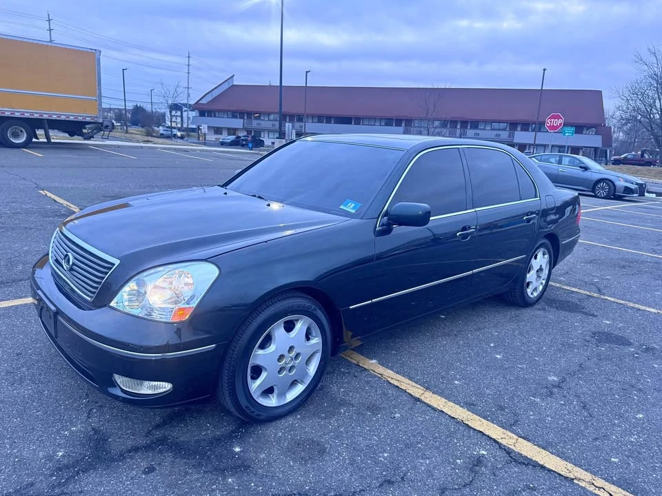 2001 Lexus LS 3rd Gen - Image 2 of 15