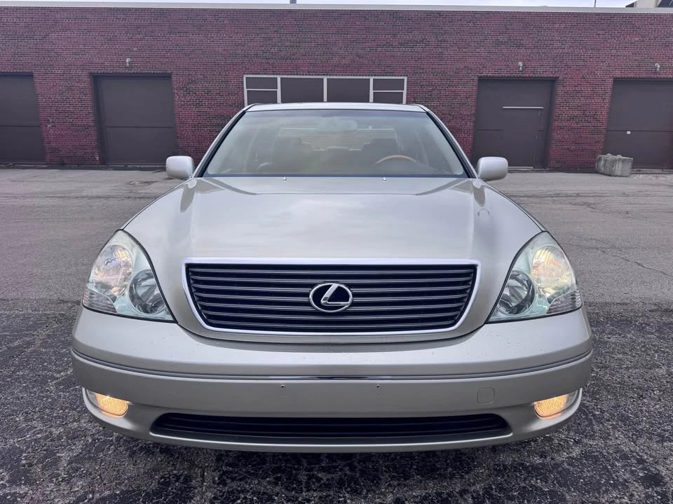 2001 Lexus LS 3rd Gen - Image 2 of 19