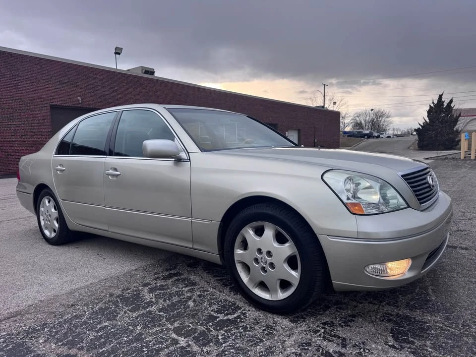 2001 Lexus LS 3rd Gen - Image 3 of 19