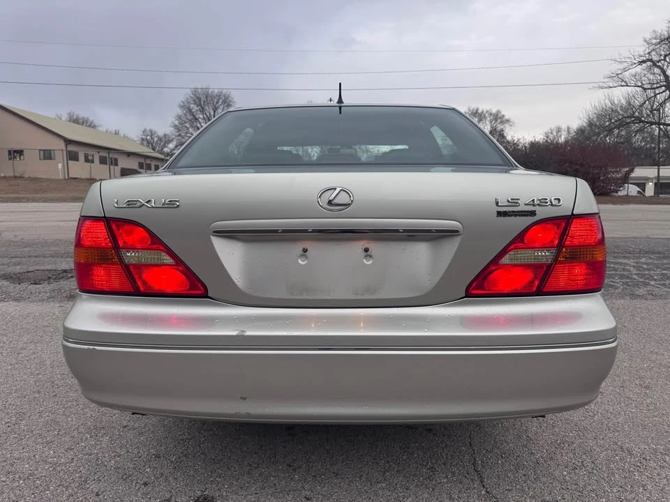 2001 Lexus LS 3rd Gen - Image 6 of 19
