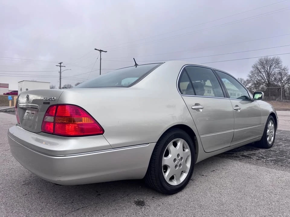 2001 Lexus LS 3rd Gen - Image 5 of 19