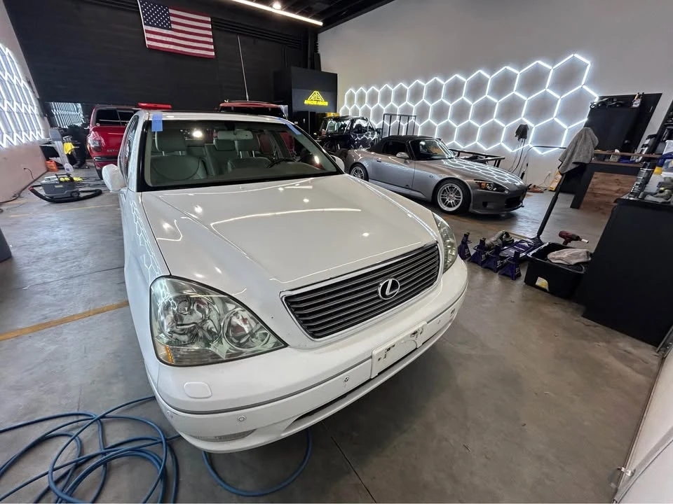2001 Lexus LS 3rd Gen - Image 3 of 17