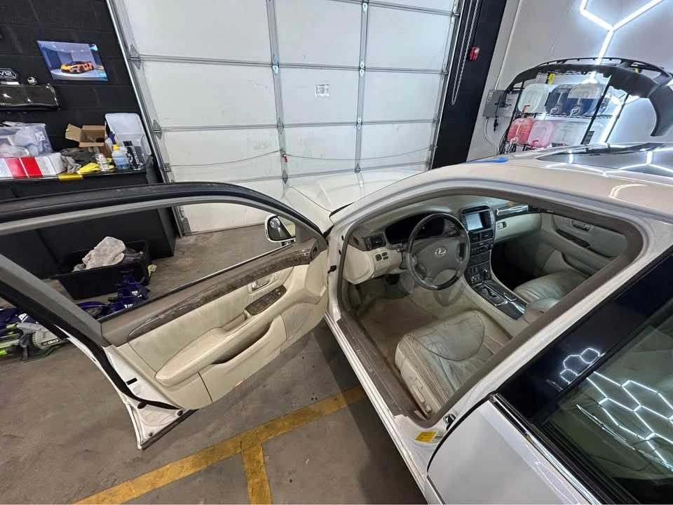 2001 Lexus LS 3rd Gen - Image 14 of 17