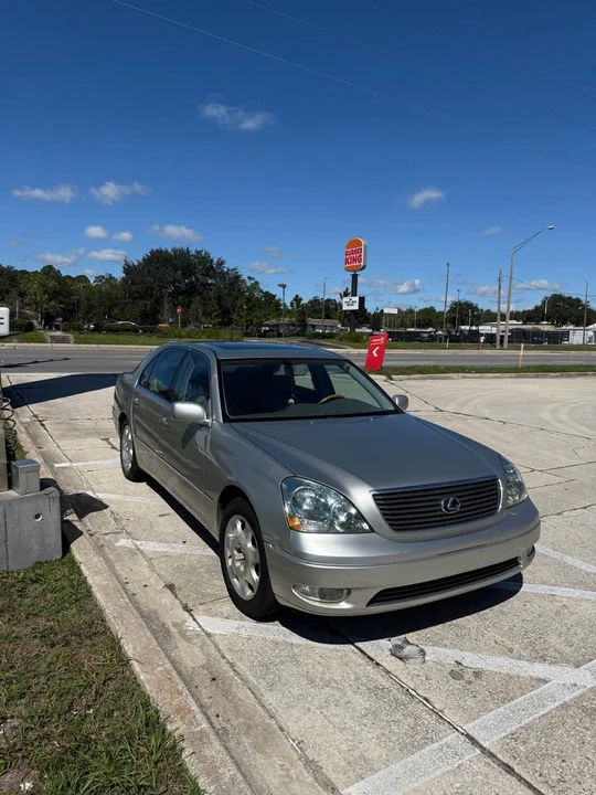 2001 Lexus LS 3rd Gen - Image 4 of 9
