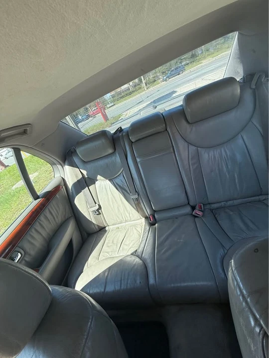 2001 Lexus LS 3rd Gen - Image 6 of 9