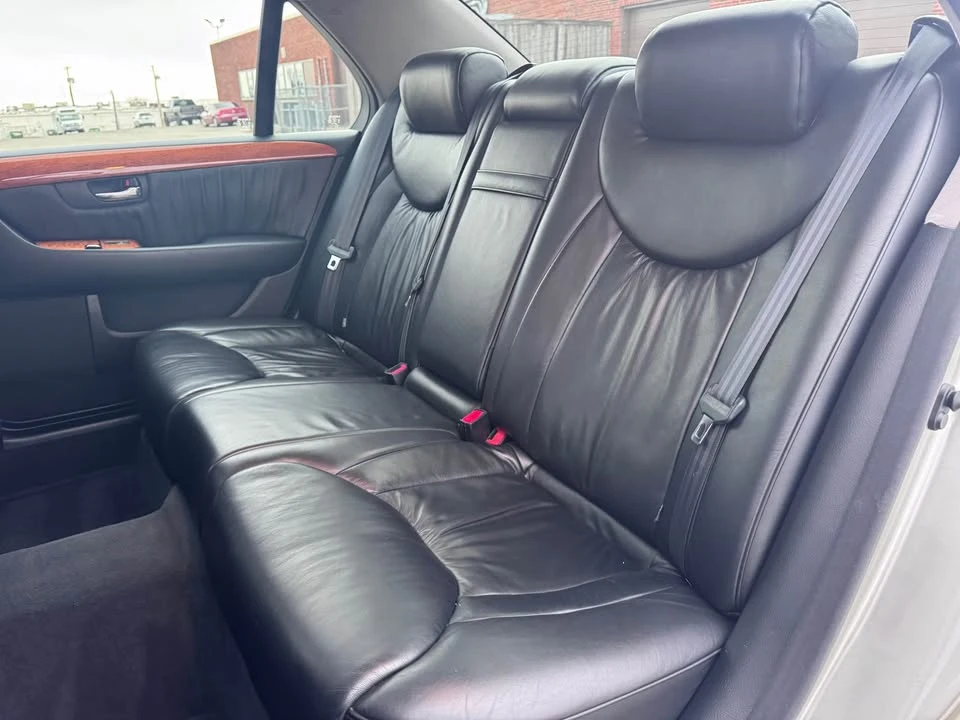 2001 Lexus LS 3rd Gen - Image 13 of 19
