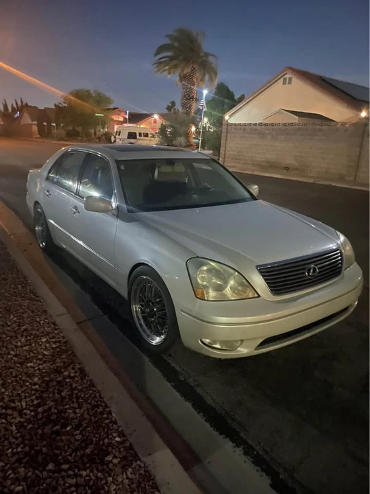 2001 Lexus LS 3rd Gen - Image 4 of 5