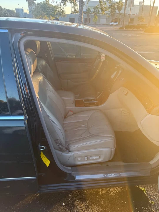 2001 Lexus LS 3rd Gen - Image 3 of 5