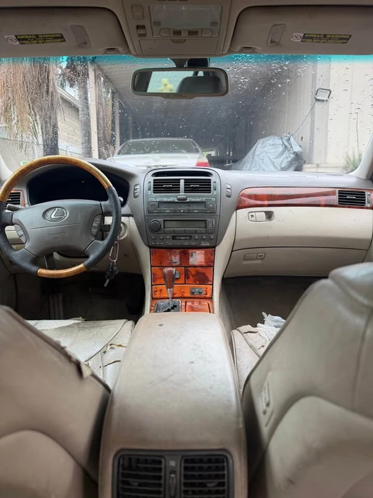 2001 Lexus LS 3rd Gen - Image 4 of 4