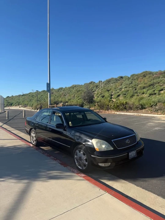 2001 Lexus LS 3rd Gen - Image 5 of 6
