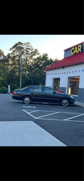 2001 Lexus LS 3rd Gen - Image 2 of 6